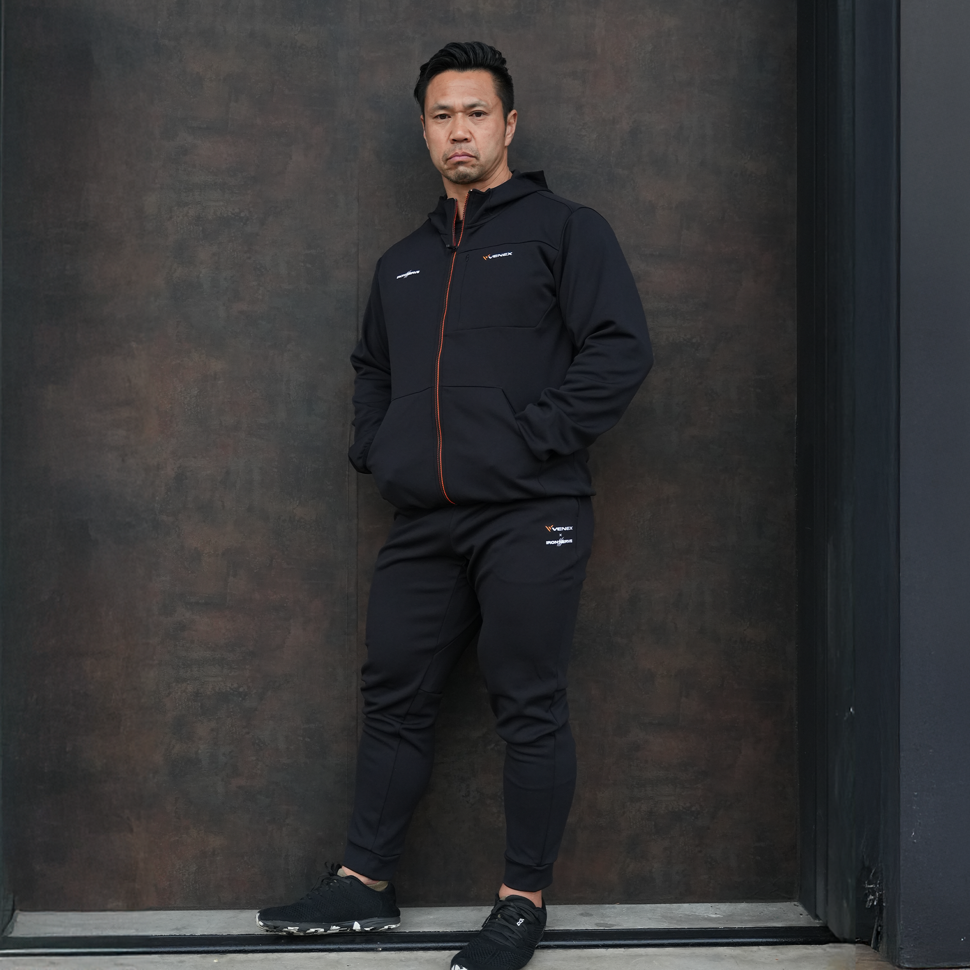 IRON NERVE × VENEX ジップアップフードジャケット 10％OFF / リカバリームーヴ上下セット 】IRON NERVE × VENEX ジップ