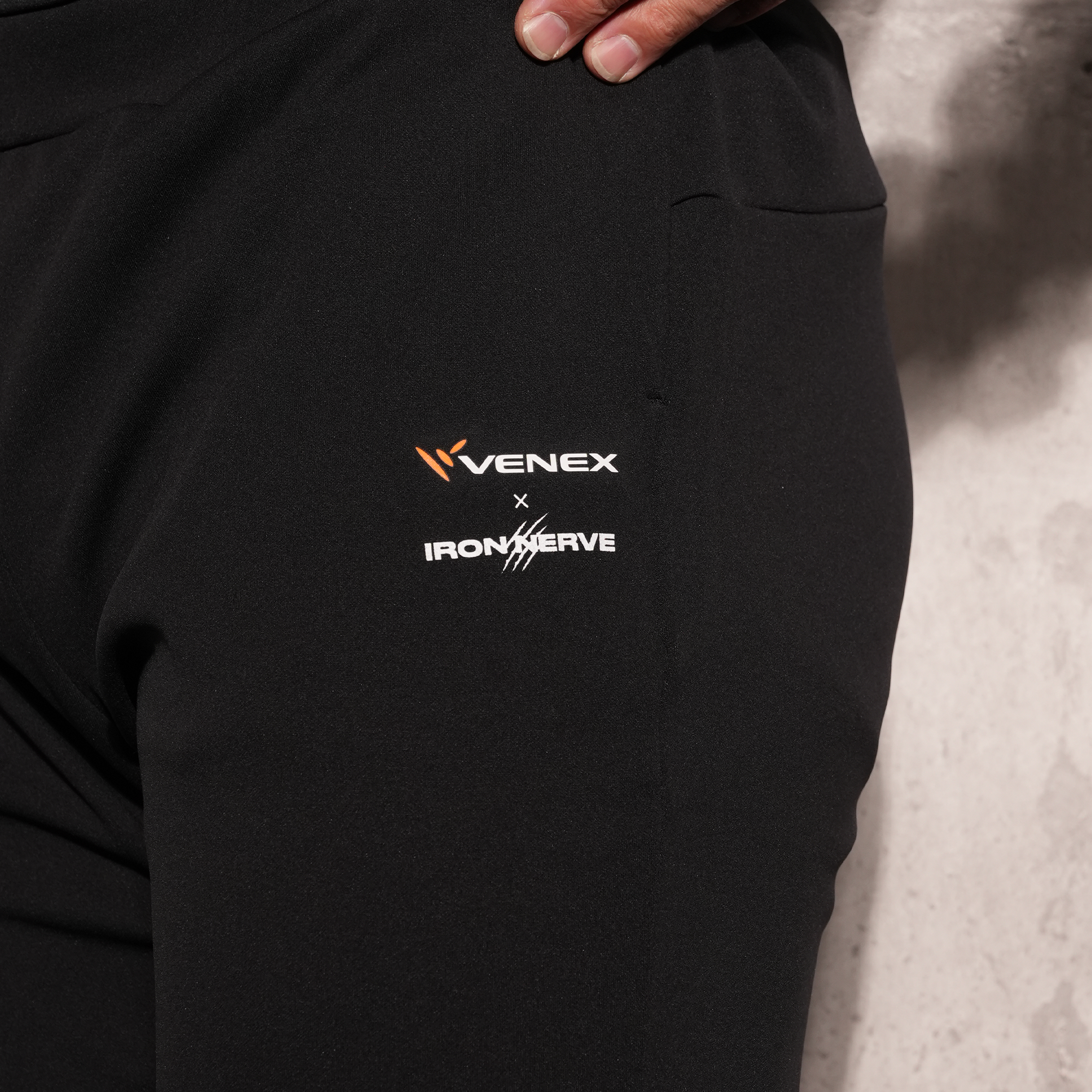 10％OFF / リカバリームーヴ上下セット 】IRON NERVE × VENEX ジップ